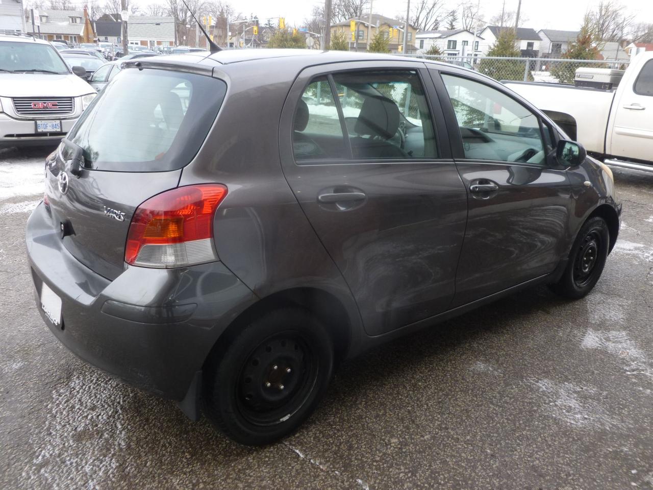 2009 Toyota Yaris LE Photo