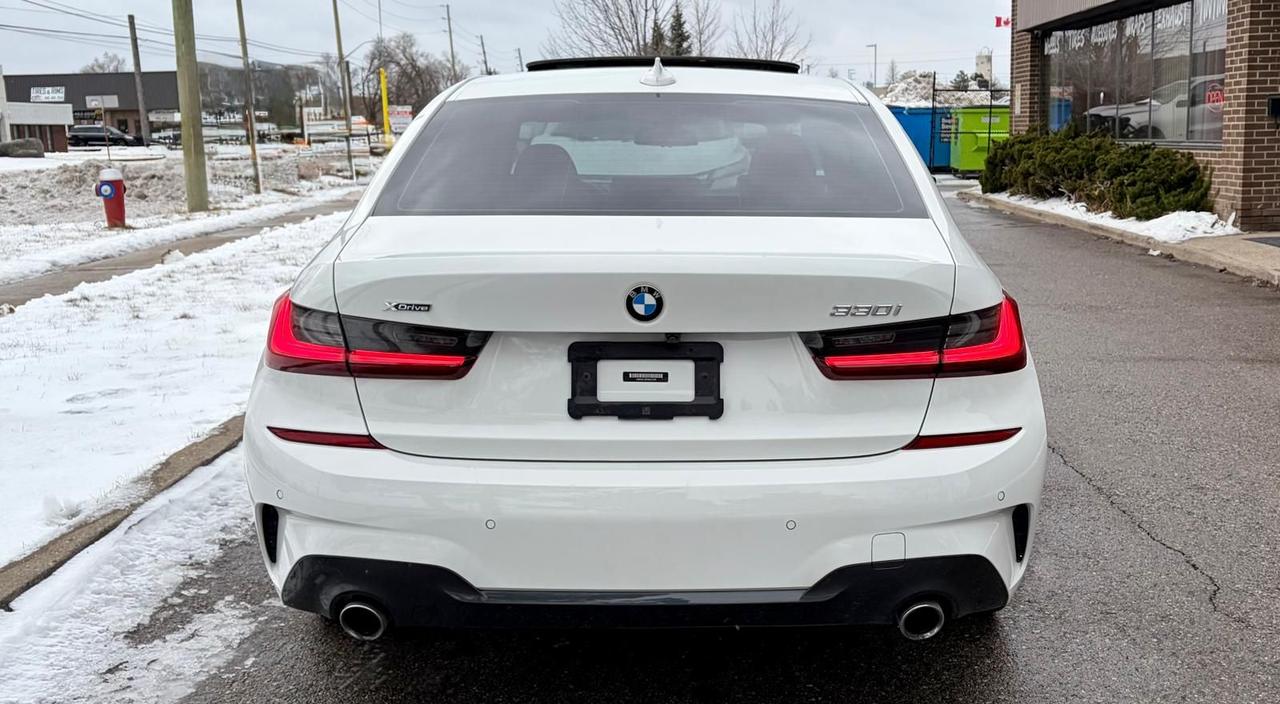 2022 BMW 3 Series 330i xDrive Photo