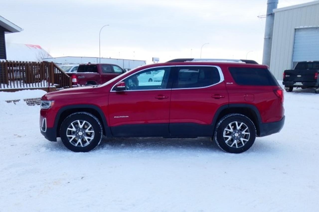 2023 GMC Acadia SLE AWD w/Htd cloth, x2 S/R, NAV, BUC - Photo #1