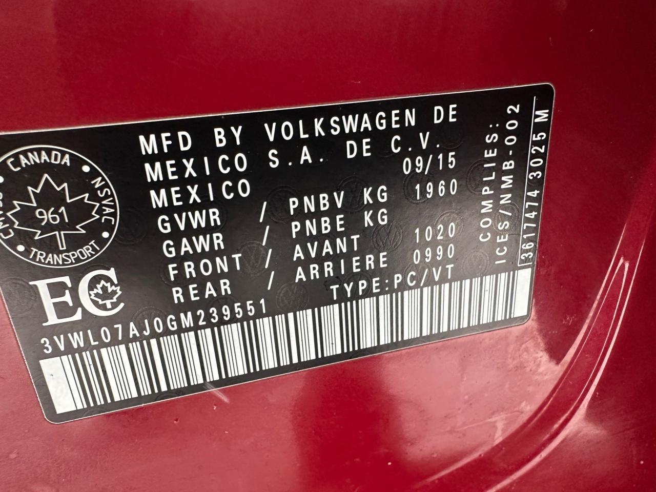 2016 Volkswagen Jetta HIGHLINE, LEATHER, AUTO, ALLOYS, 4 CYL, CERTIFIED Photo