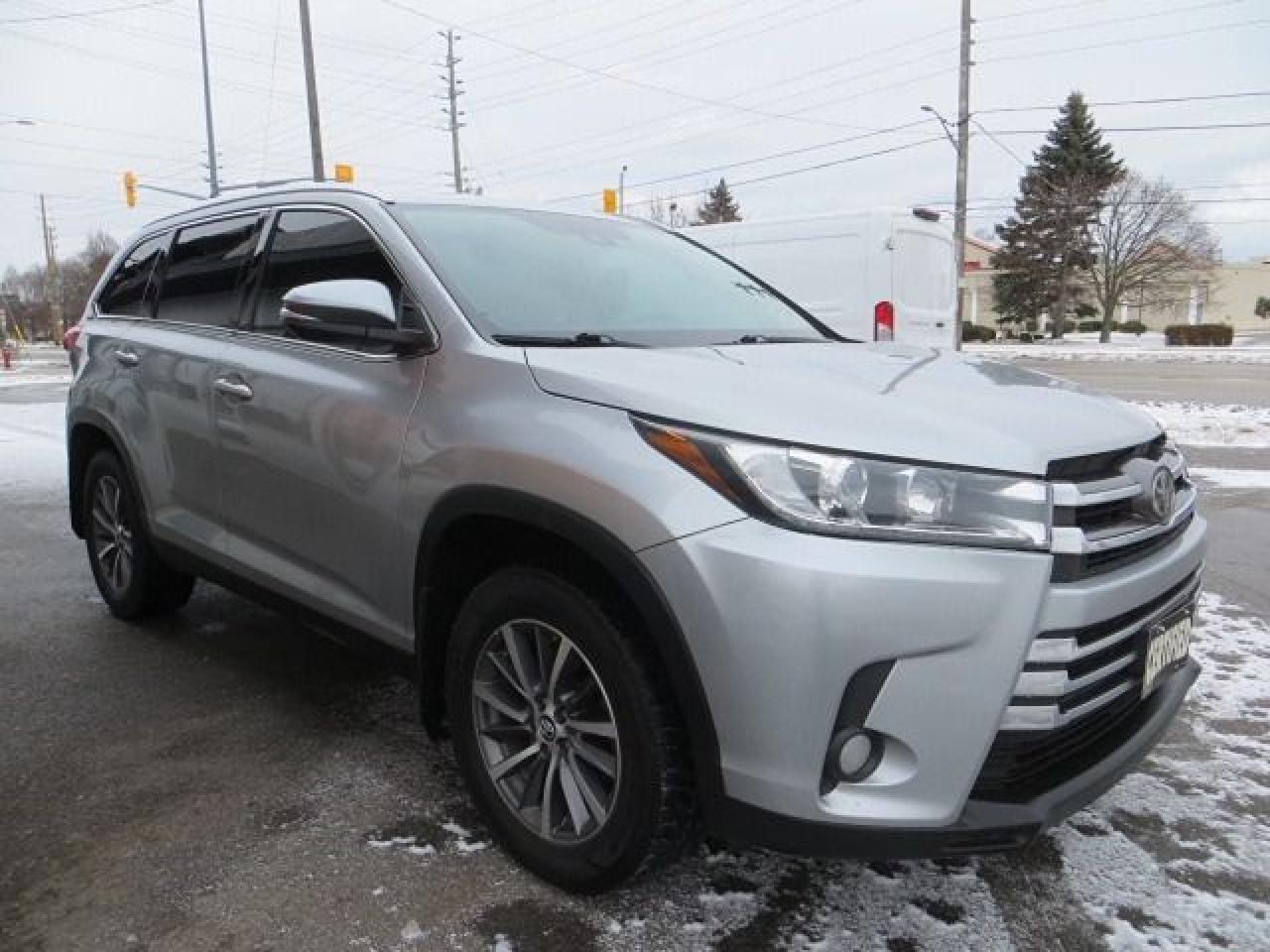 2019 Toyota Highlander CERTIFIED, XLE, 4X4, LEATHER, SUNROOF, 8 SEATER Photo3