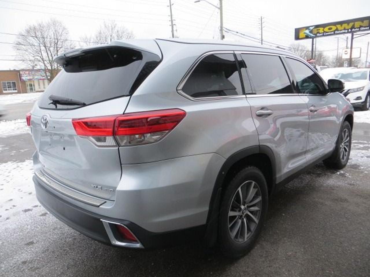 2019 Toyota Highlander CERTIFIED, XLE, 4X4, LEATHER, SUNROOF, 8 SEATER Photo