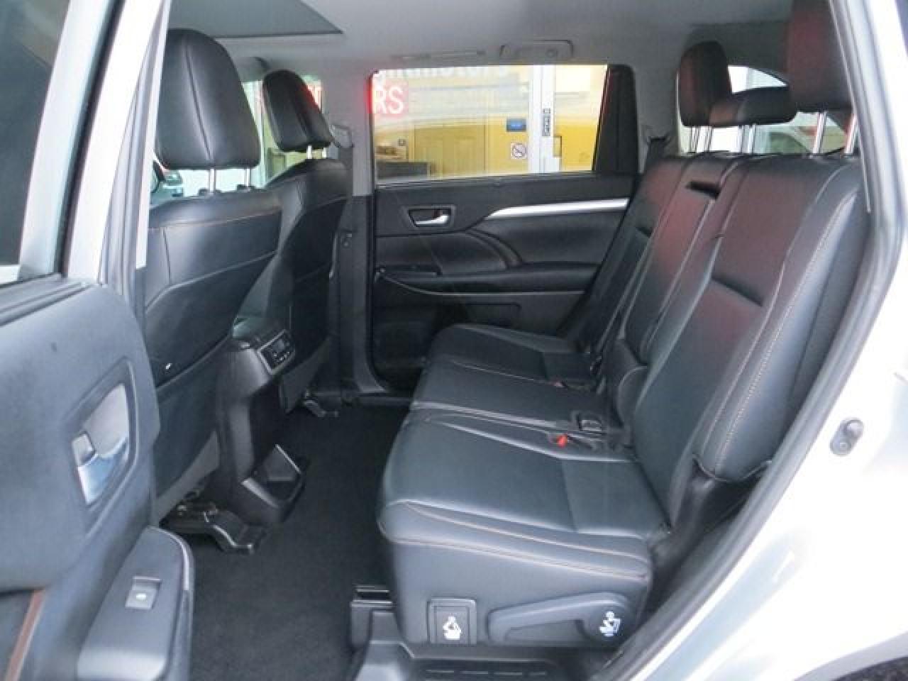 2019 Toyota Highlander CERTIFIED, XLE, 4X4, LEATHER, SUNROOF, 8 SEATER Photo