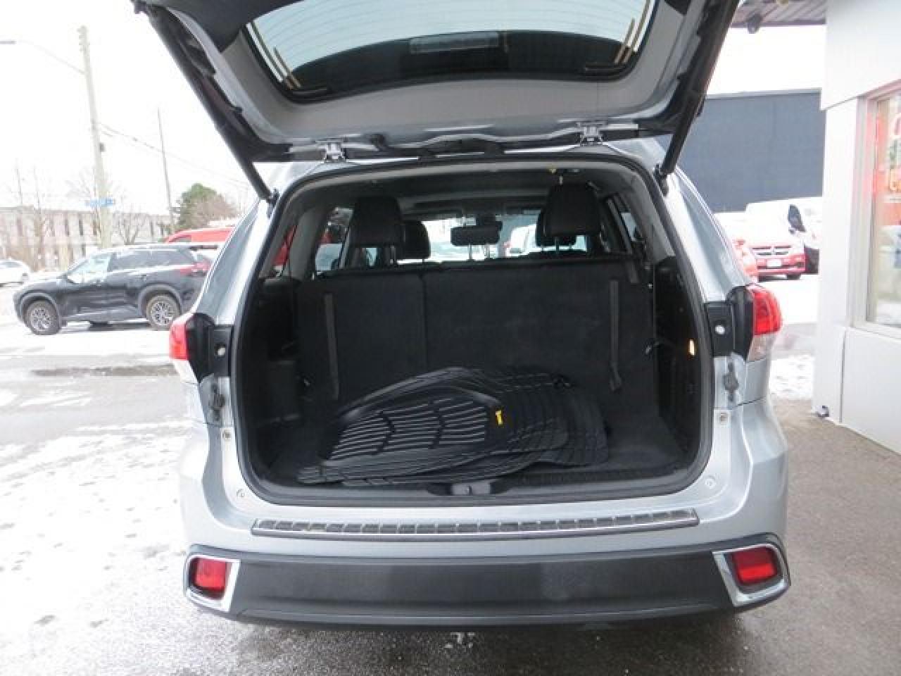 2019 Toyota Highlander CERTIFIED, XLE, 4X4, LEATHER, SUNROOF, 8 SEATER Photo