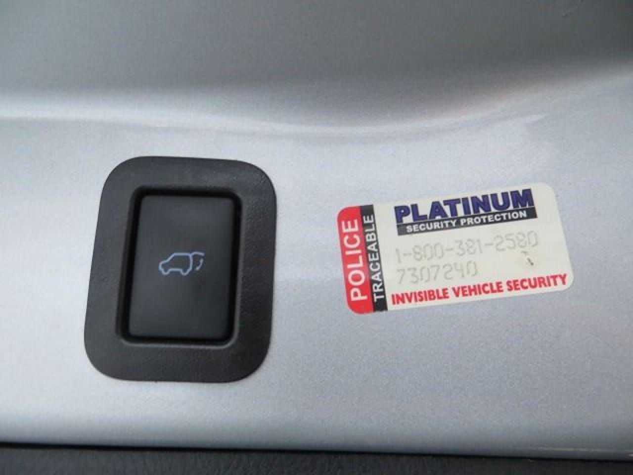 2019 Toyota Highlander CERTIFIED, XLE, 4X4, LEATHER, SUNROOF, 8 SEATER Photo