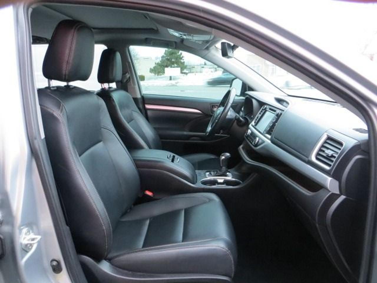 2019 Toyota Highlander CERTIFIED, XLE, 4X4, LEATHER, SUNROOF, 8 SEATER Photo