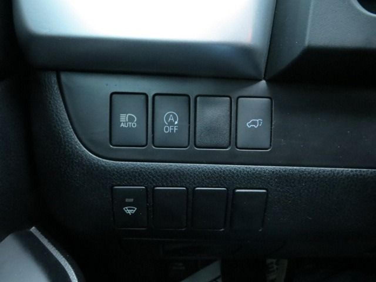 2019 Toyota Highlander CERTIFIED, XLE, 4X4, LEATHER, SUNROOF, 8 SEATER Photo