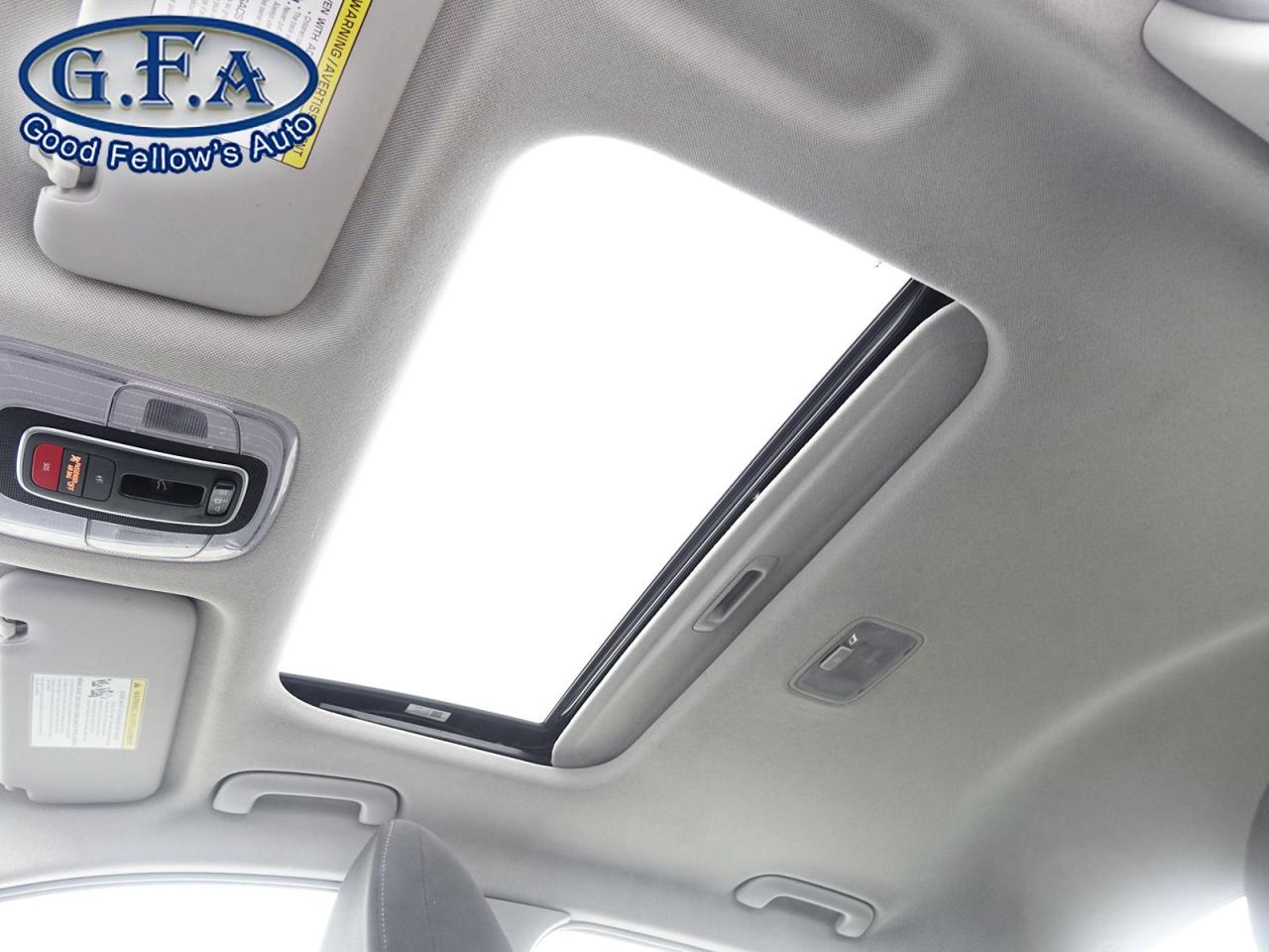 2022 Hyundai Elantra PREFERRED MODEL, SUN & TECH PACKAGE, SUNROOF, REAR Photo