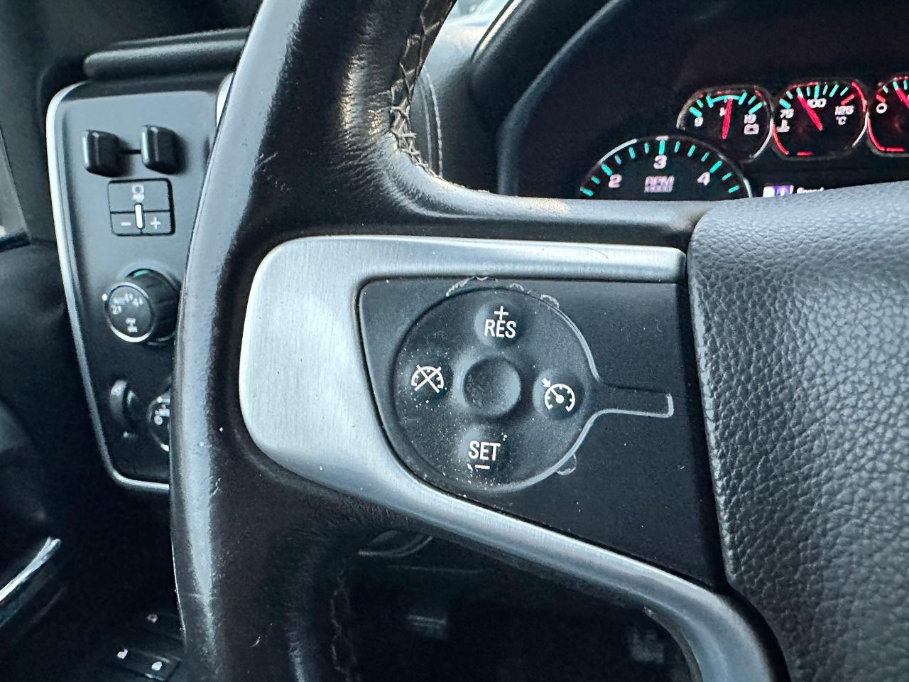 2017 GMC Sierra 1500 SLE4x4Kodiak Crew 6Pass-Cloth CarPlay BackupCam V8 Photo