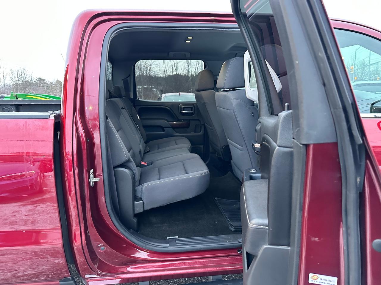 2017 GMC Sierra 1500 SLE4x4Kodiak Crew 6Pass-Cloth CarPlay BackupCam V8 Photo