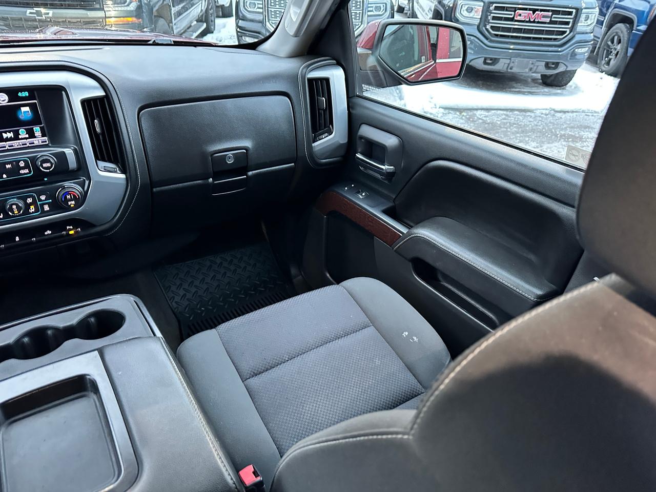 2017 GMC Sierra 1500 SLE4x4Kodiak Crew 6Pass-Cloth CarPlay BackupCam V8 Photo