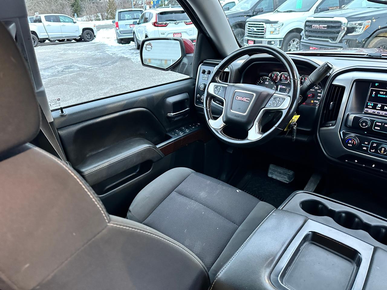 2017 GMC Sierra 1500 SLE4x4Kodiak Crew 6Pass-Cloth CarPlay BackupCam V8 Photo