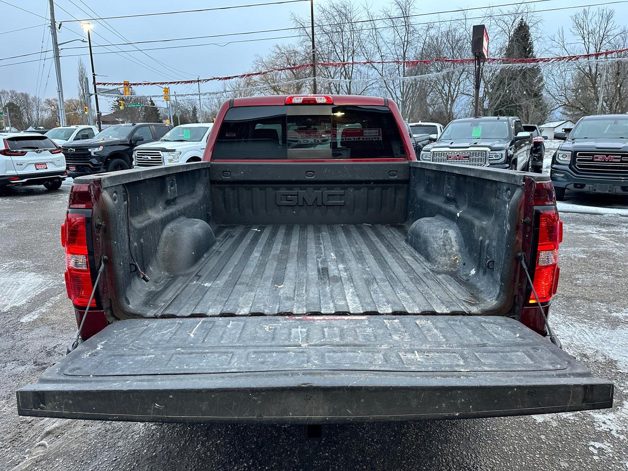 2017 GMC Sierra 1500 SLE4x4Kodiak Crew 6Pass-Cloth CarPlay BackupCam V8 Photo