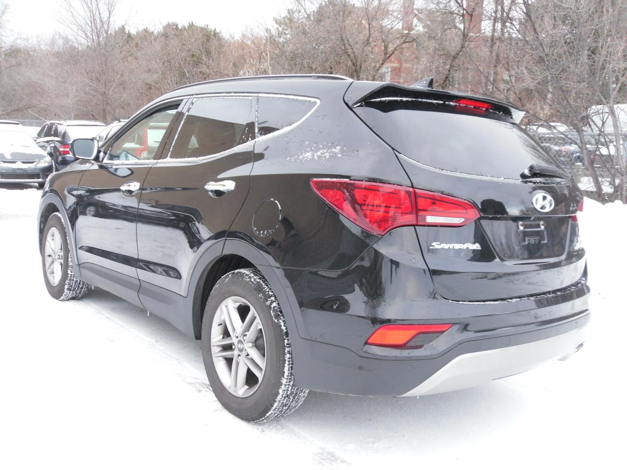 2017 Hyundai Santa Fe Sport AWD 4dr 2.4L Luxury Photo3