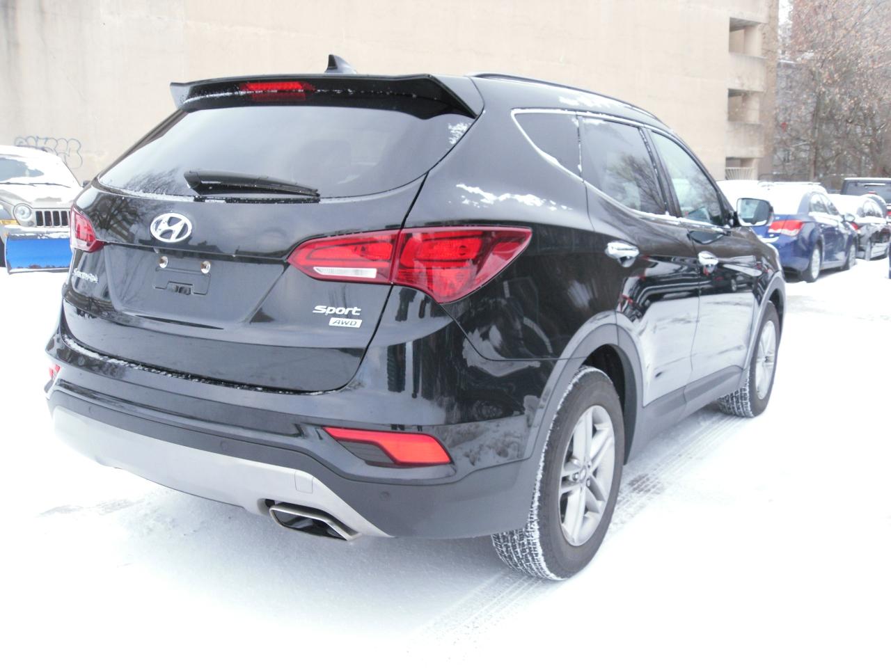 2017 Hyundai Santa Fe Sport AWD 4dr 2.4L Luxury Photo2