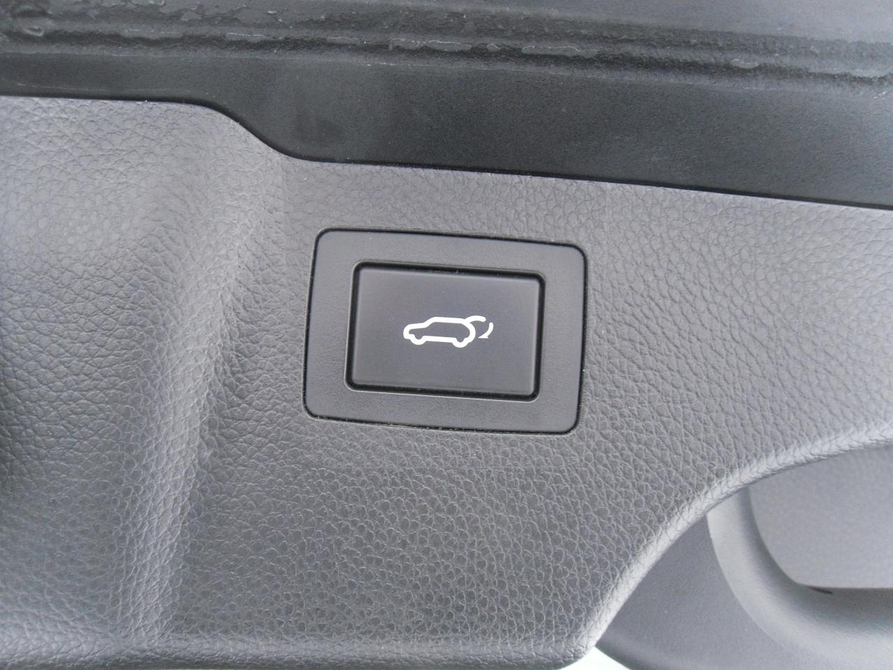 2017 Hyundai Santa Fe Sport AWD 4dr 2.4L Luxury Photo