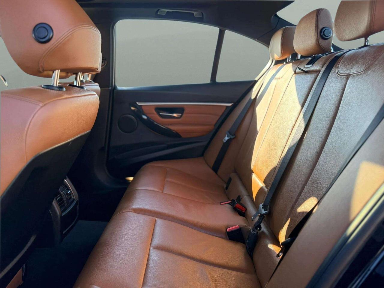 2017 BMW 3 Series 4dr Sdn 330i xDrive AWD Photo