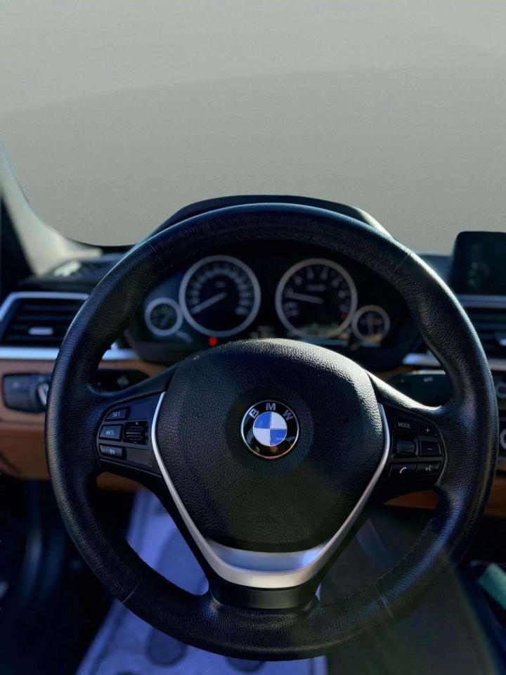 2017 BMW 3 Series 4dr Sdn 330i xDrive AWD Photo