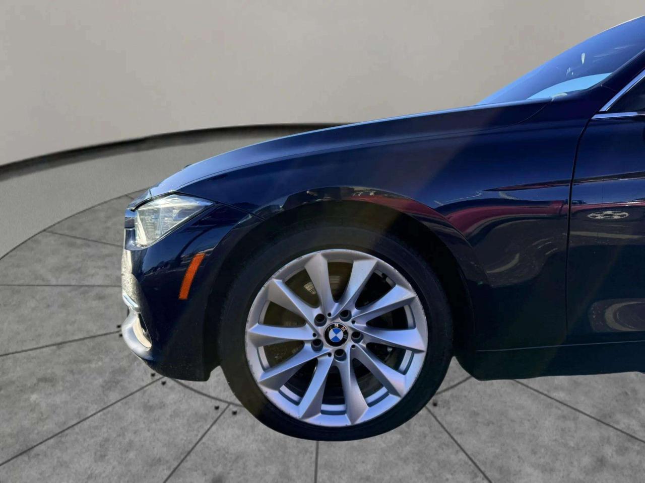 2017 BMW 3 Series 4dr Sdn 330i xDrive AWD Photo