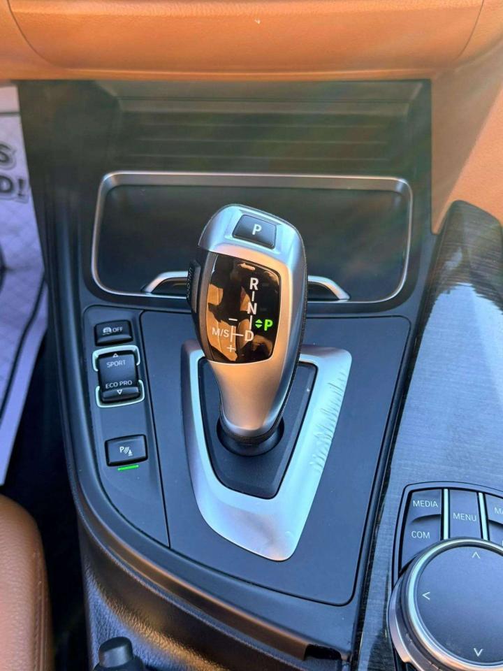 2017 BMW 3 Series 4dr Sdn 330i xDrive AWD Photo