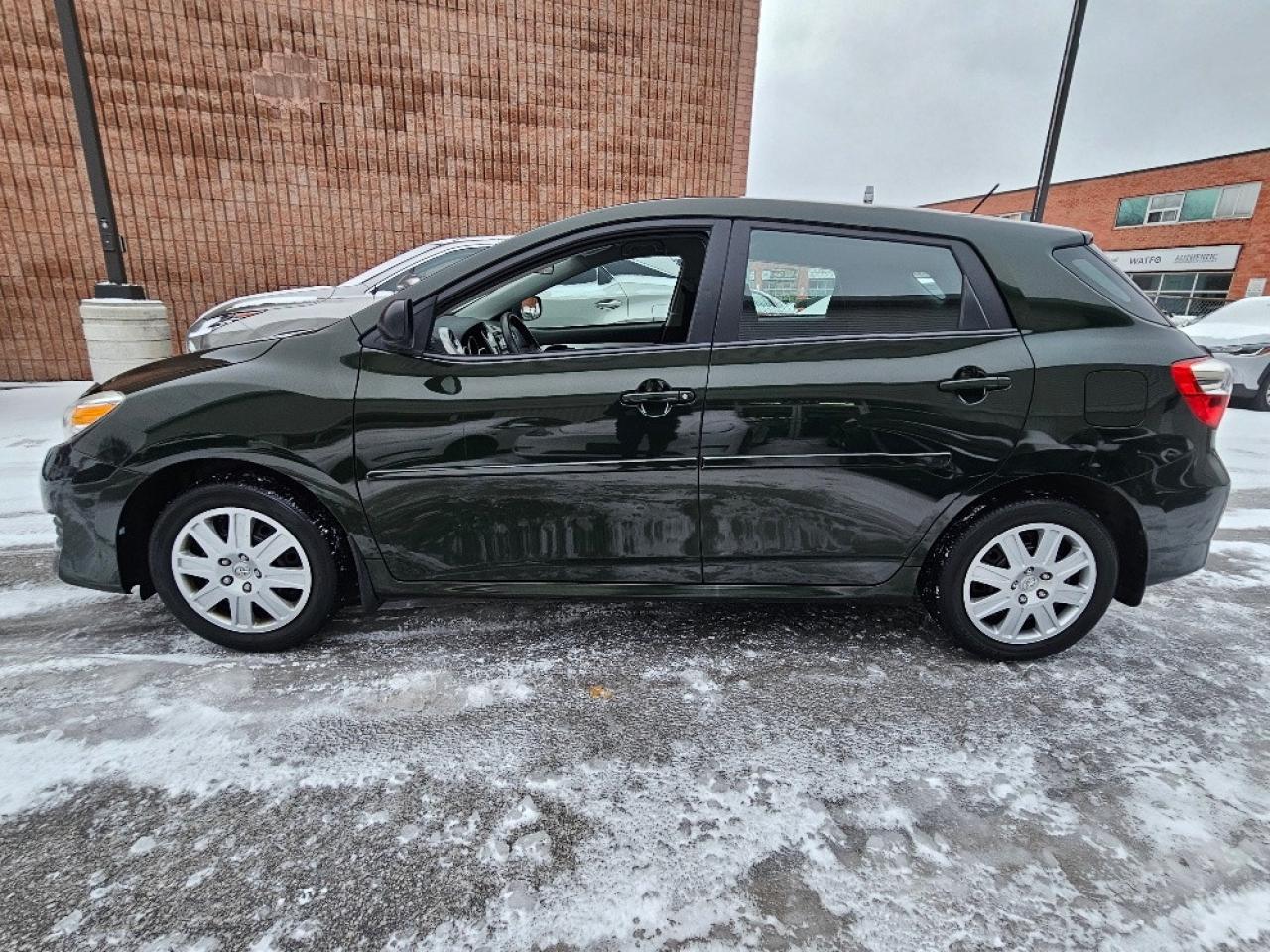2013 Toyota Matrix AUTOMATIC-1 OWNER-CLEAN CARFAX-CERTIFIED Photo