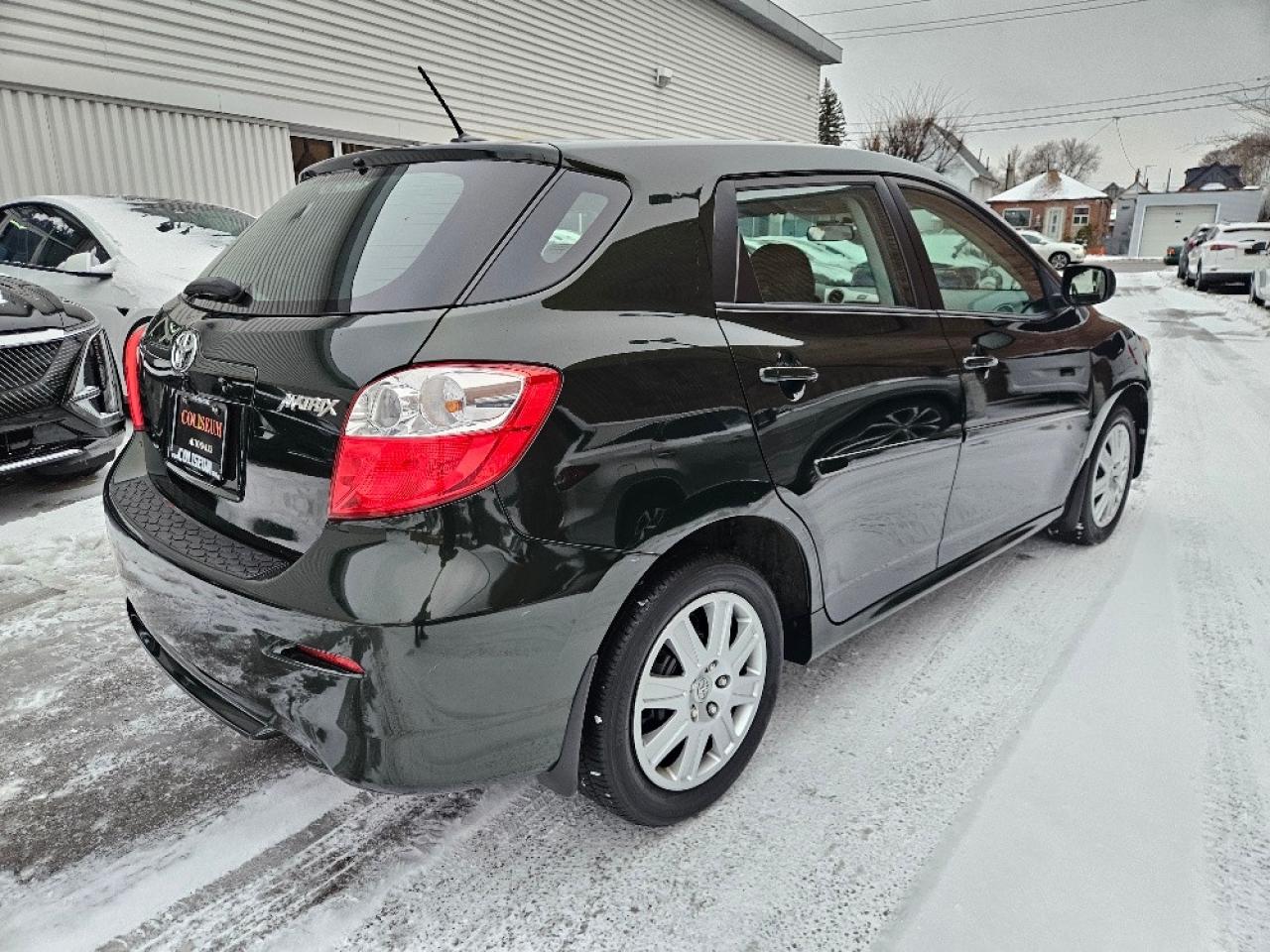 2013 Toyota Matrix AUTOMATIC-1 OWNER-CLEAN CARFAX-CERTIFIED Photo
