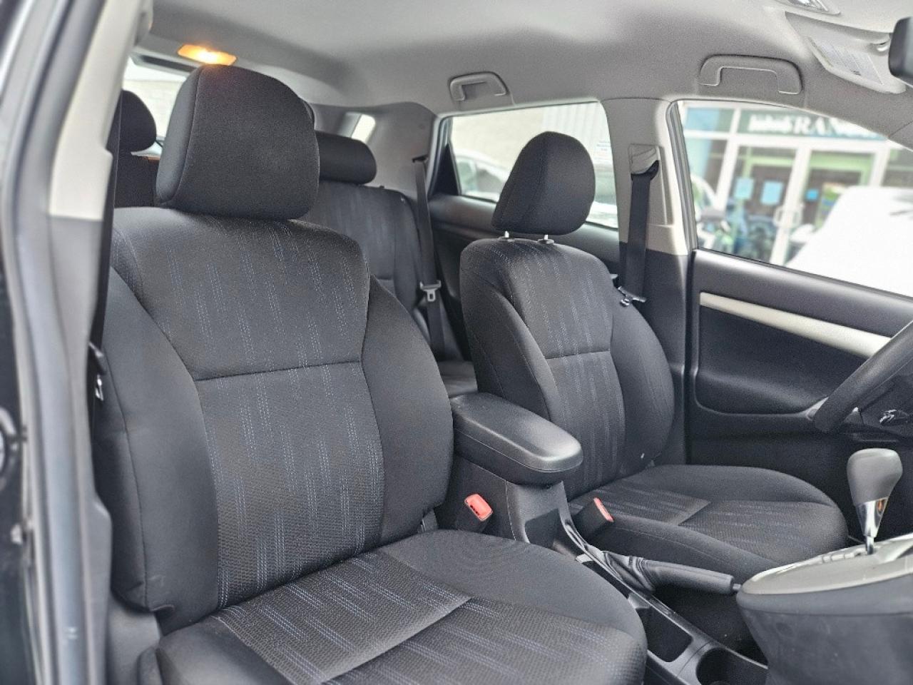 2013 Toyota Matrix AUTOMATIC-1 OWNER-CLEAN CARFAX-CERTIFIED Photo