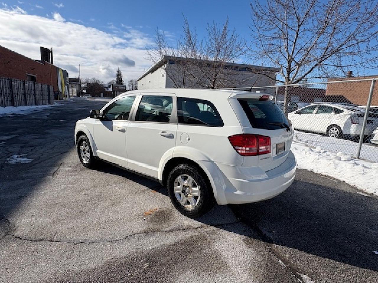 2011 Dodge Journey EXPRESS-ONLY 84KM-1 0WNER-GOVERNMENT! Photo2
