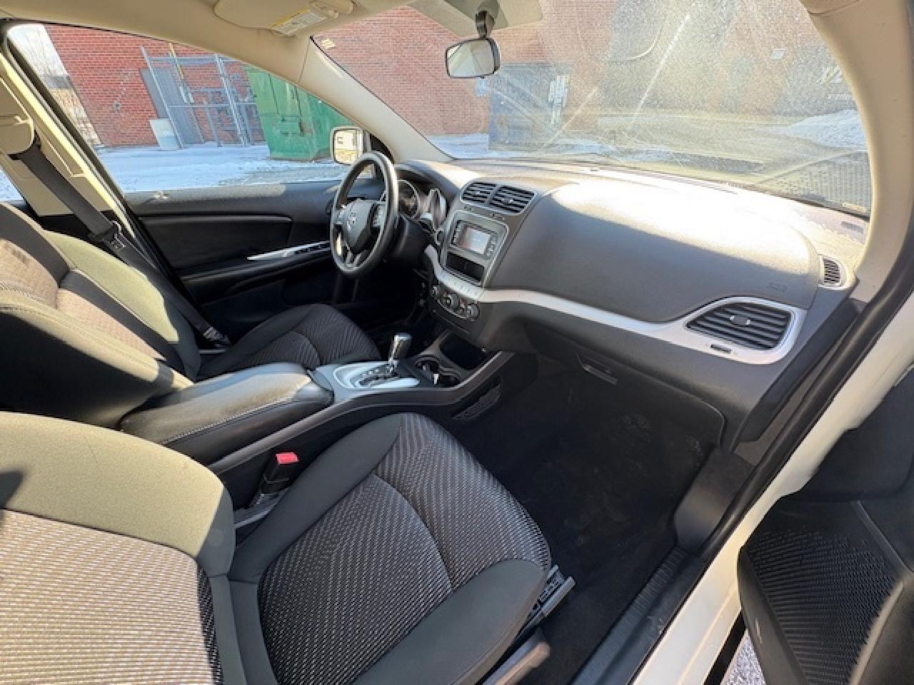 2011 Dodge Journey EXPRESS-ONLY 84KM-1 0WNER-GOVERNMENT! Photo