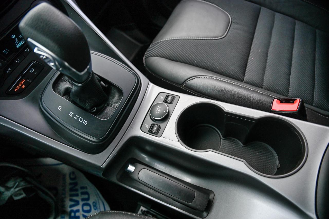 2016 Ford Escape SE/4X4 LOADED VERY LOW KMS! Photo