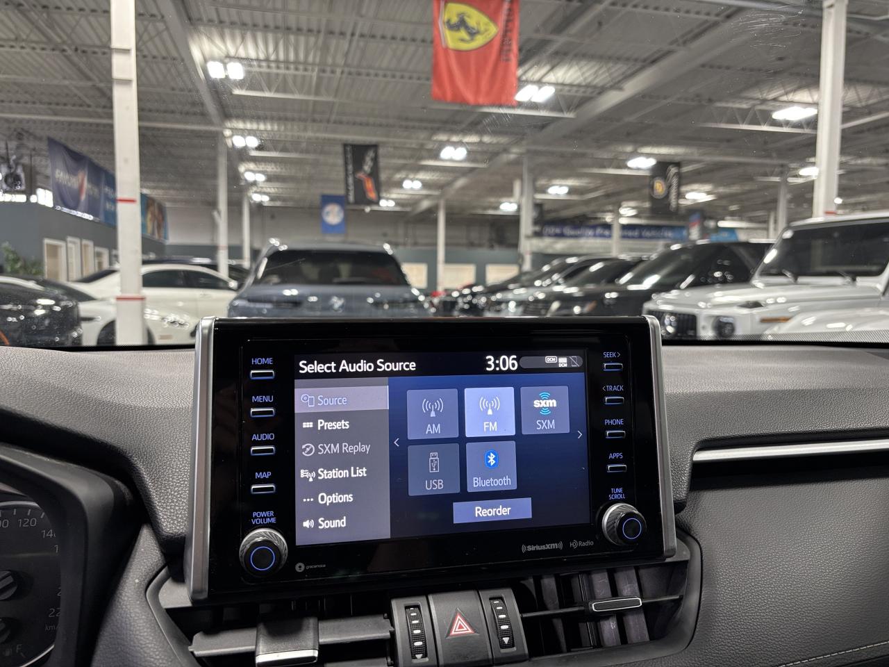 2020 Toyota RAV4 XLE AWD|SUNROOF|ALLOYS|HEATEDSEATS|HEATEDWHEEL|+++ Photo