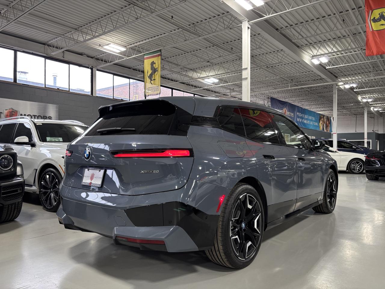 2023 BMW iX xDrive50|AWD|NAV|HUD|HARMANKARDON|AMBIENT|MASSAGE| Photo