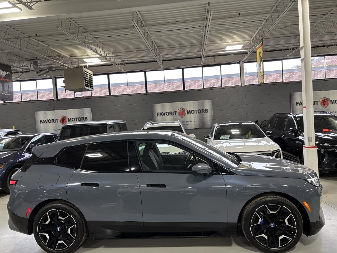 2023 BMW iX xDrive50|AWD|NAV|HUD|HARMANKARDON|AMBIENT|MASSAGE| Photo2