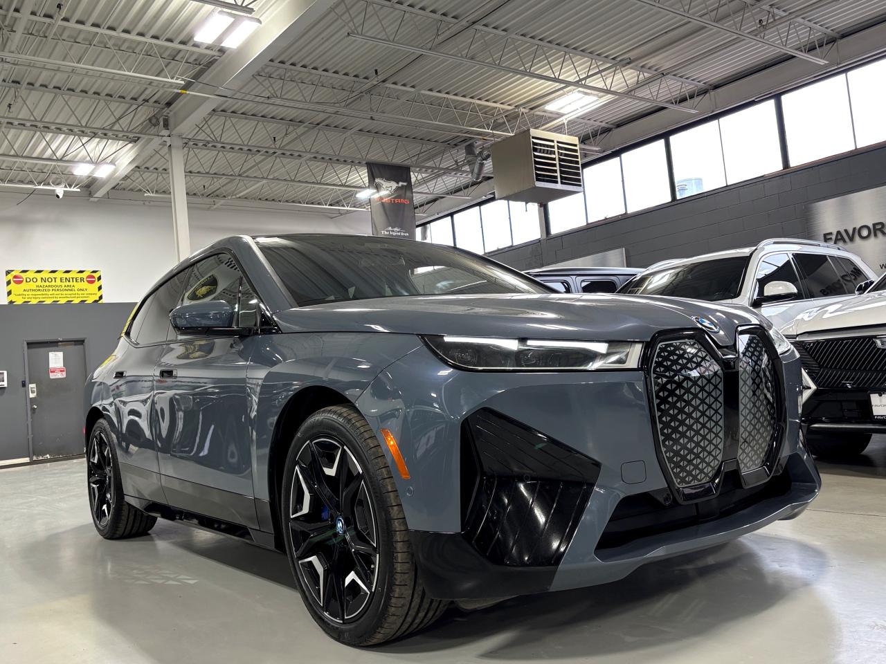 2023 BMW iX xDrive50|AWD|NAV|HUD|HARMANKARDON|AMBIENT|MASSAGE| Photo