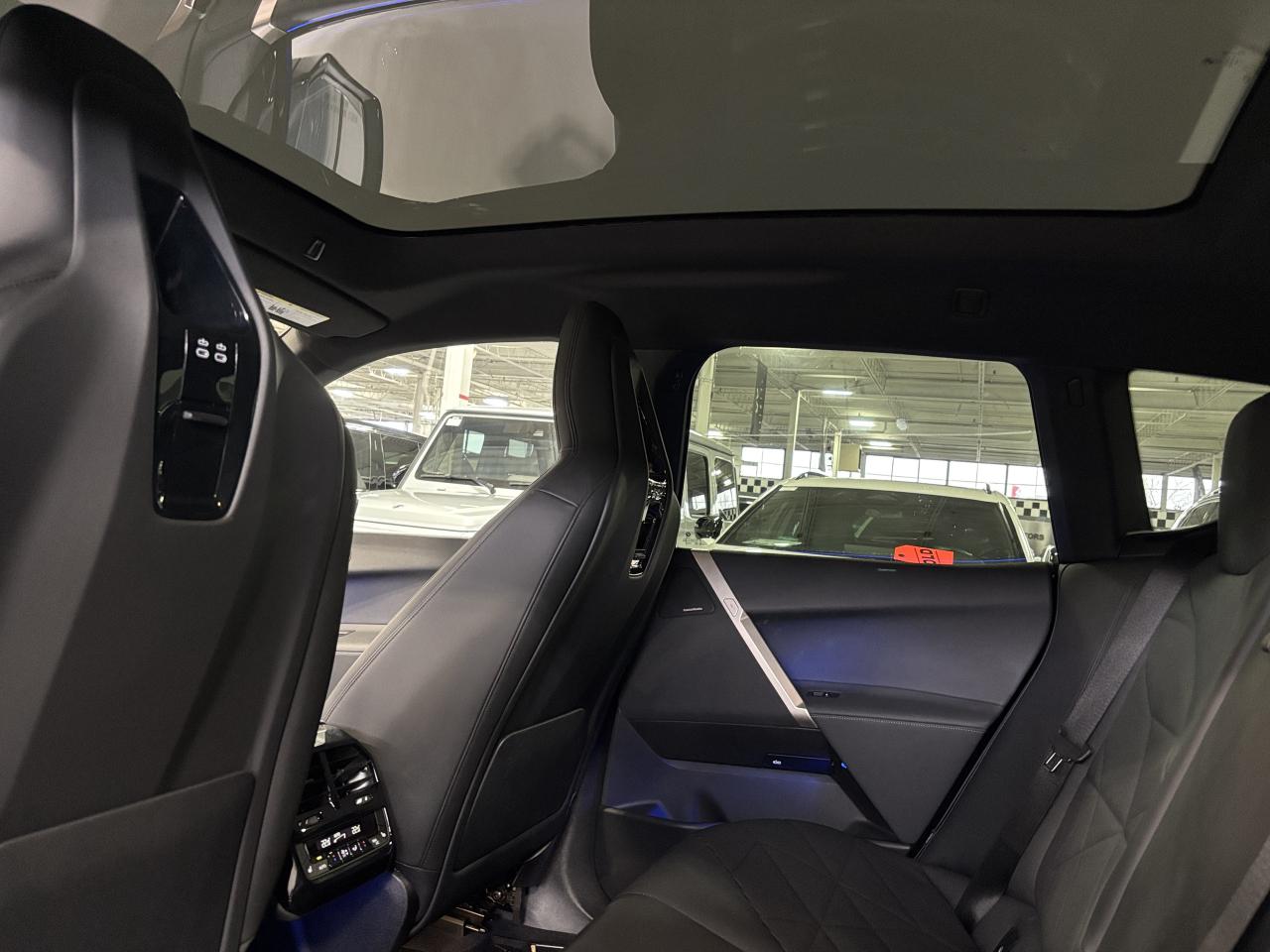 2023 BMW iX xDrive50|AWD|NAV|HUD|HARMANKARDON|AMBIENT|MASSAGE| Photo