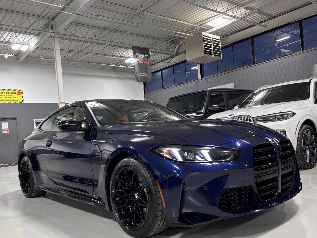 2026 BMW M4 COUPE|RWD|MANUAL| NO LUX TAX |CARBONROOF|HUD|NAV|+ Photo