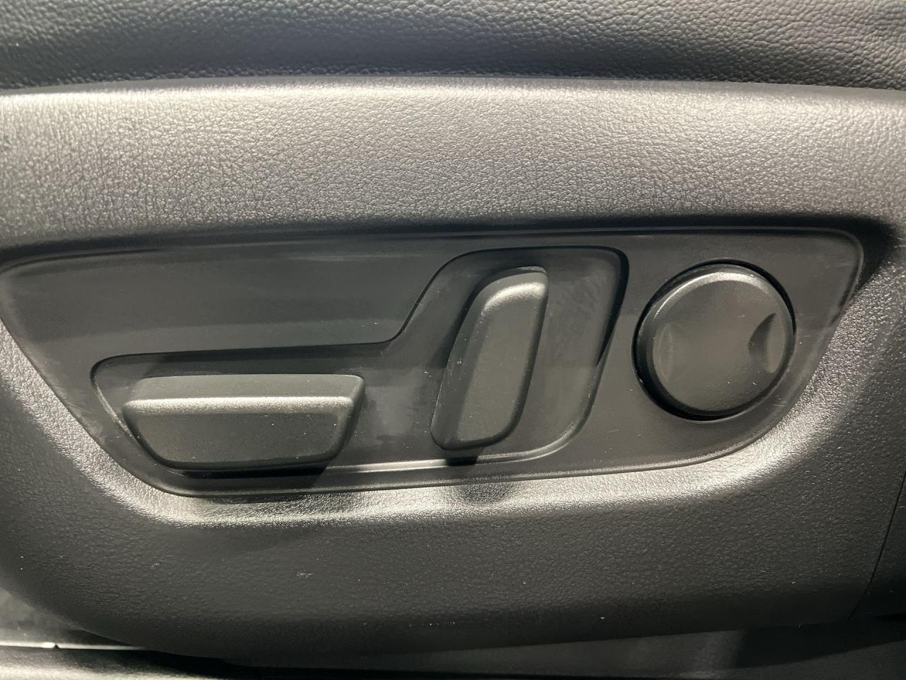 2025 Mazda CX-70 AWD | HTD LEATHER | SUNROOF |CARPLAY | 17IN ALLOYS Photo