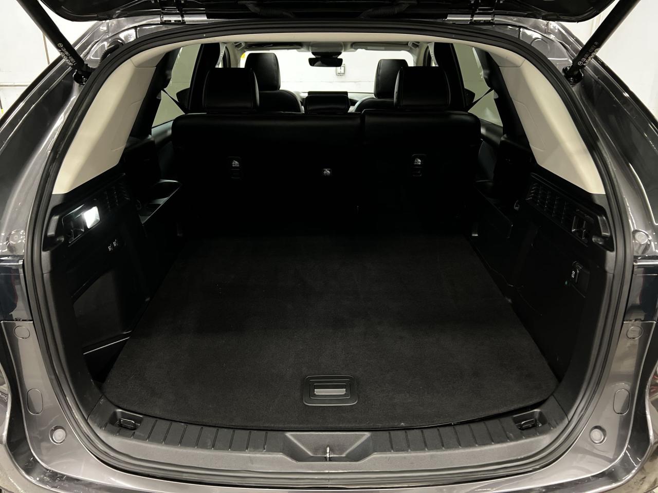 2025 Mazda CX-70 AWD | HTD LEATHER | SUNROOF |CARPLAY | 17IN ALLOYS Photo