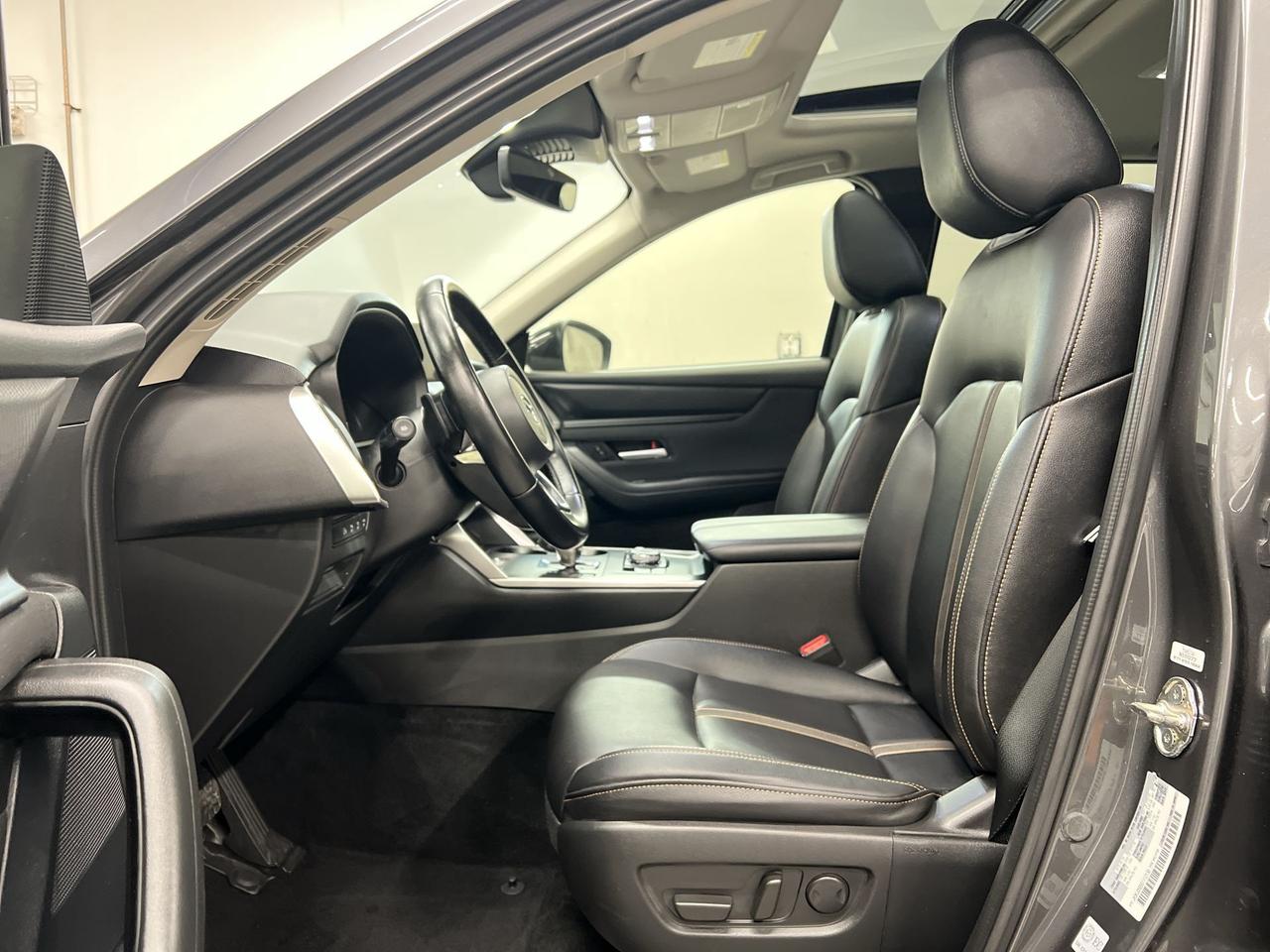 2025 Mazda CX-70 AWD | HTD LEATHER | SUNROOF |CARPLAY | 17IN ALLOYS Photo2