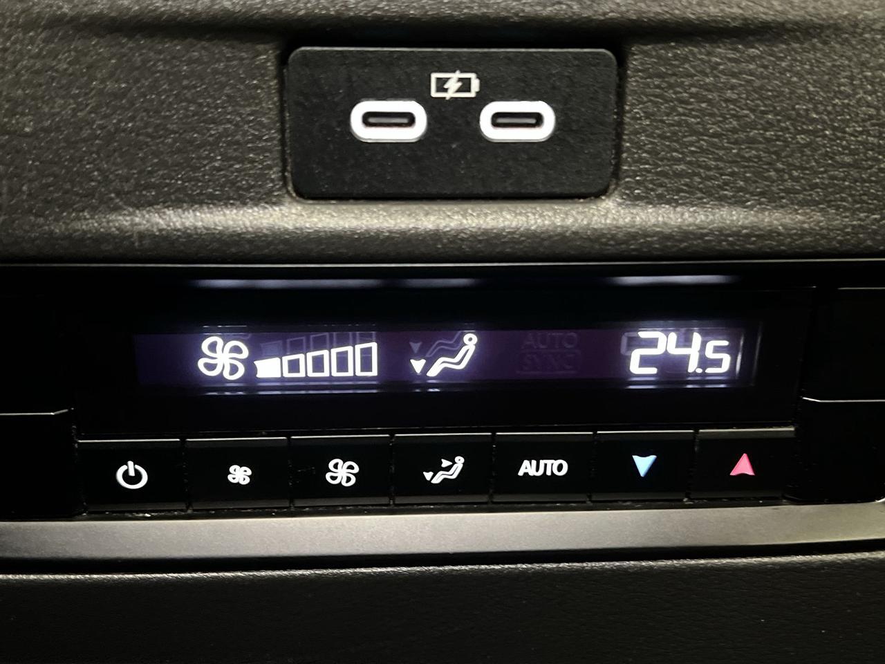 2025 Mazda CX-70 AWD | HTD LEATHER | SUNROOF |CARPLAY | 17IN ALLOYS Photo