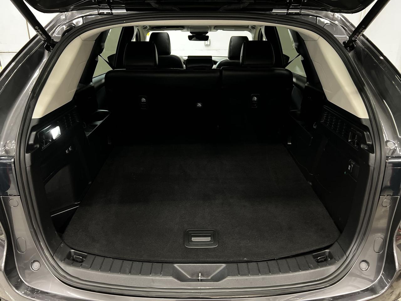 2025 Mazda CX-70 AWD | HTD LEATHER | SUNROOF |CARPLAY | 17IN ALLOYS Photo