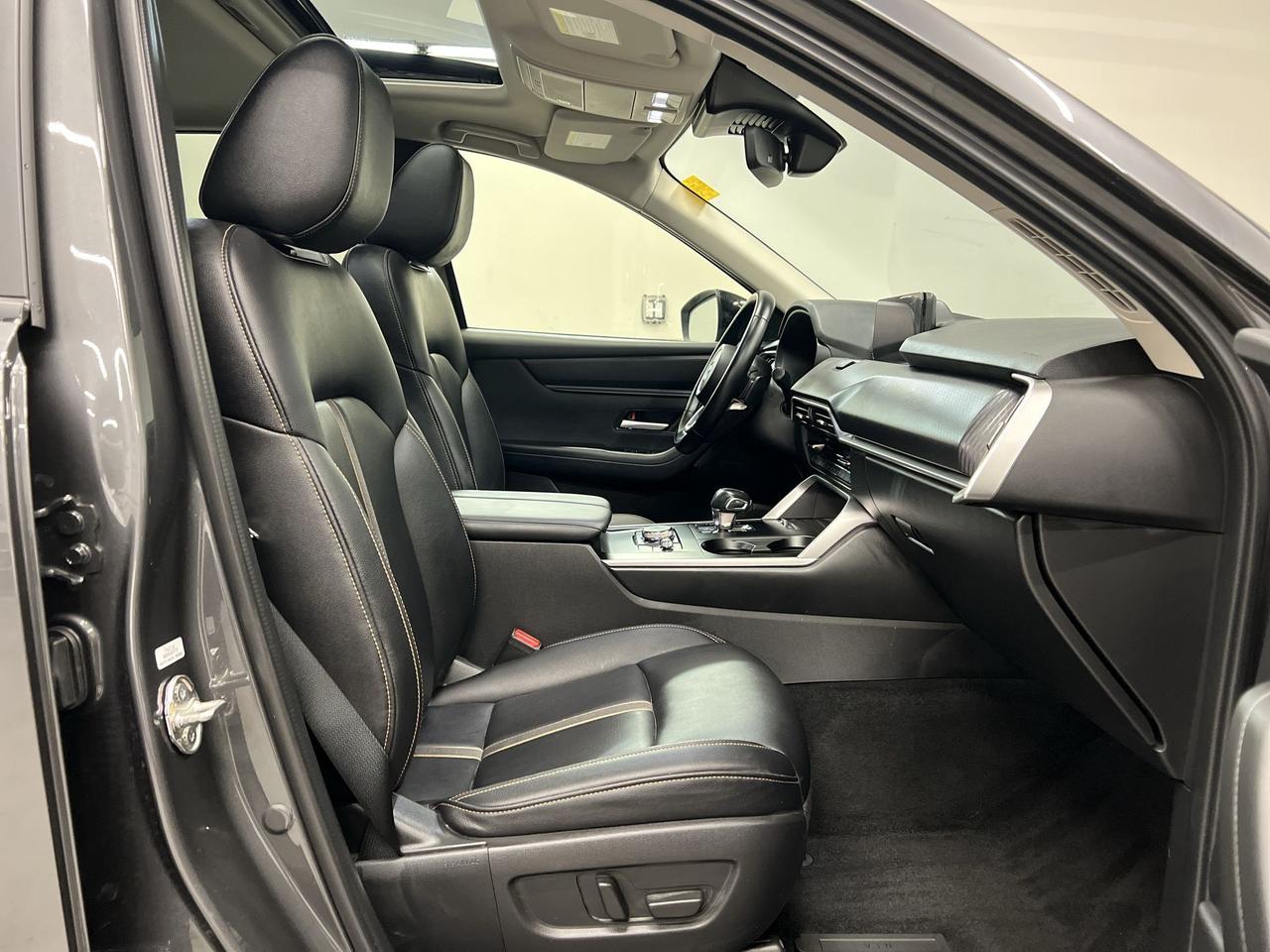 2025 Mazda CX-70 AWD | HTD LEATHER | SUNROOF |CARPLAY | 17IN ALLOYS Photo