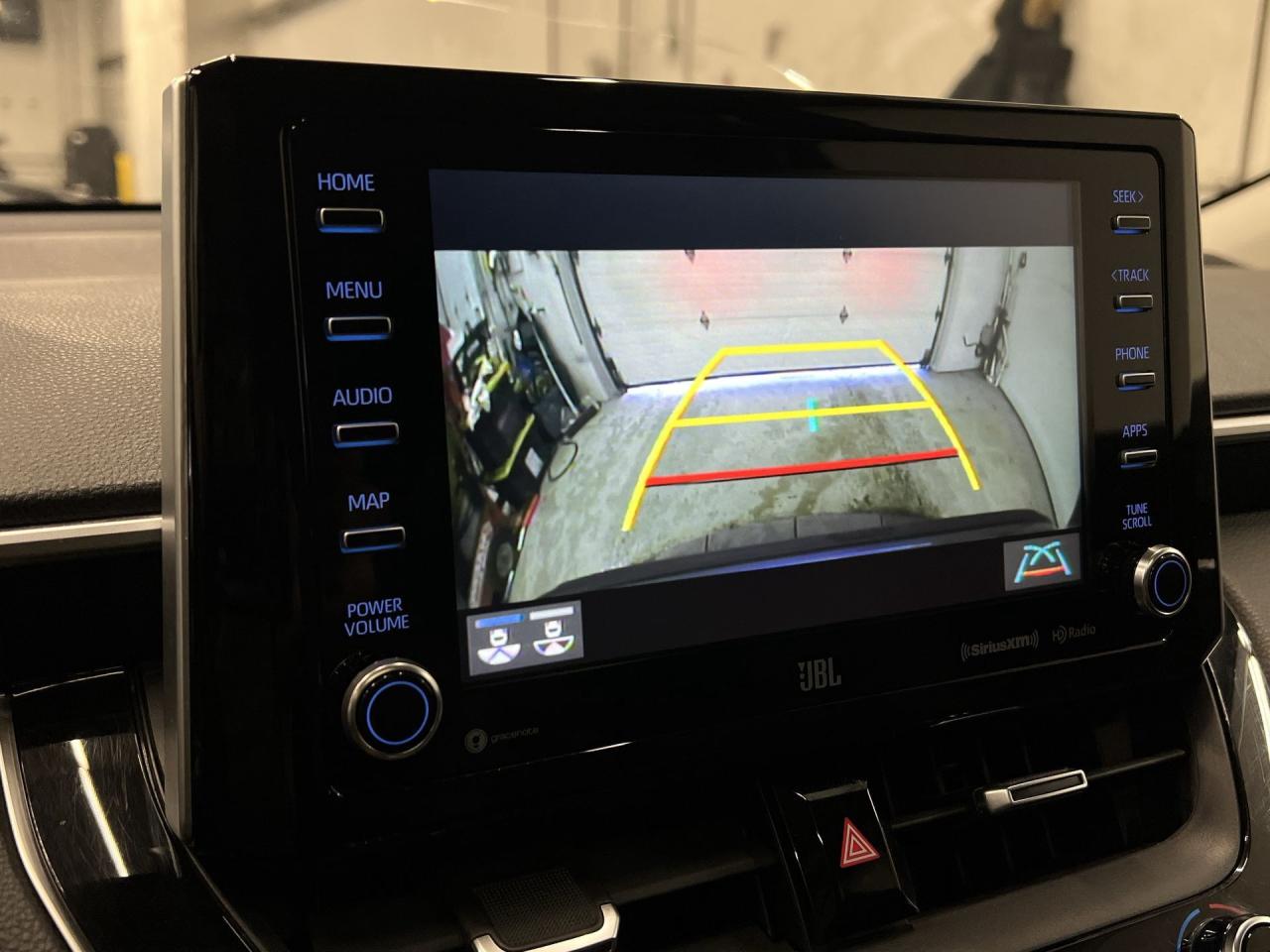 2022 Toyota Corolla Cross XLE AWD | HTD LEATHER | SUNROOF | CARPLAY | ALLOYS Photo