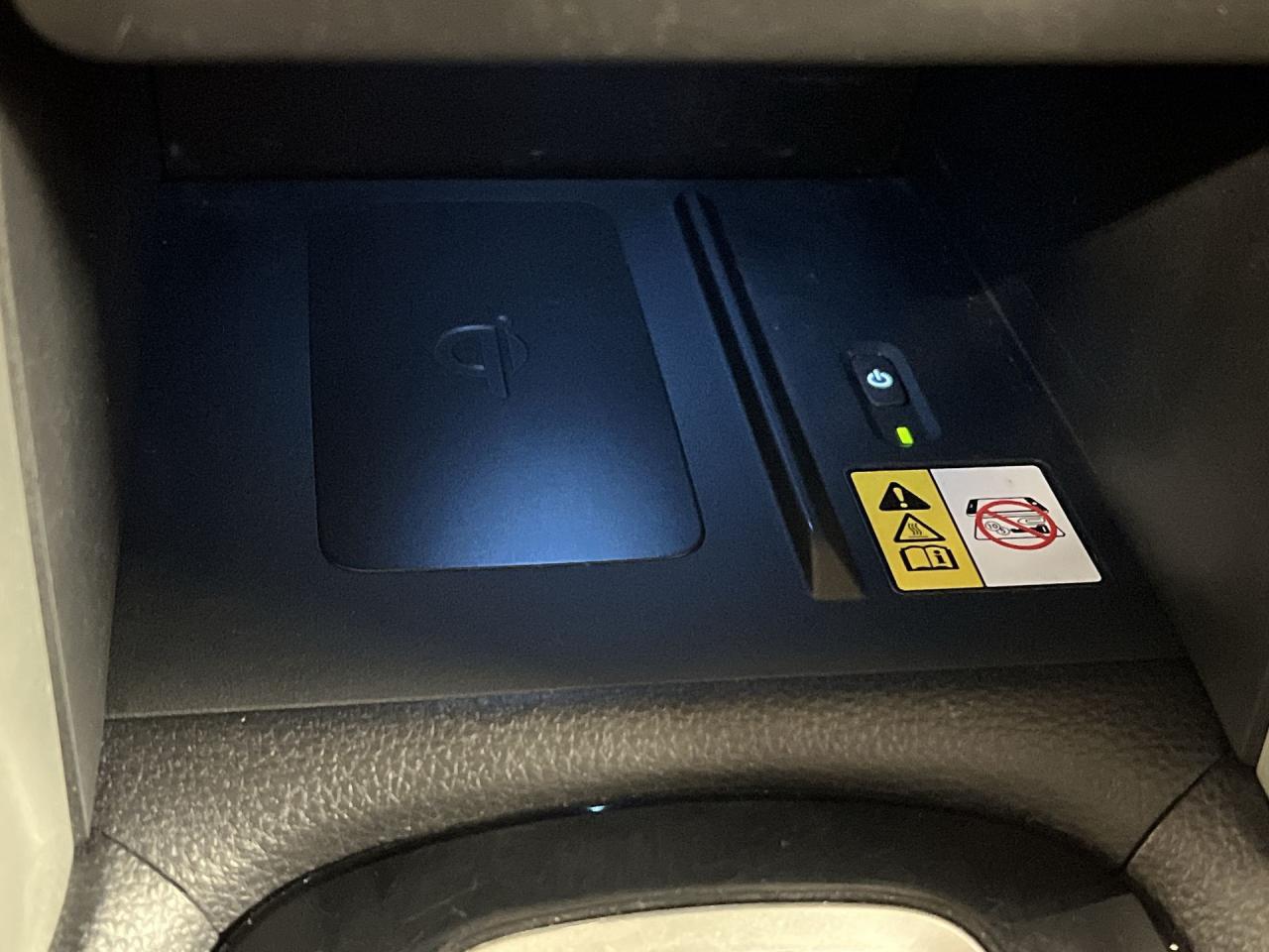 2022 Toyota Corolla Cross XLE AWD | HTD LEATHER | SUNROOF | CARPLAY | ALLOYS Photo