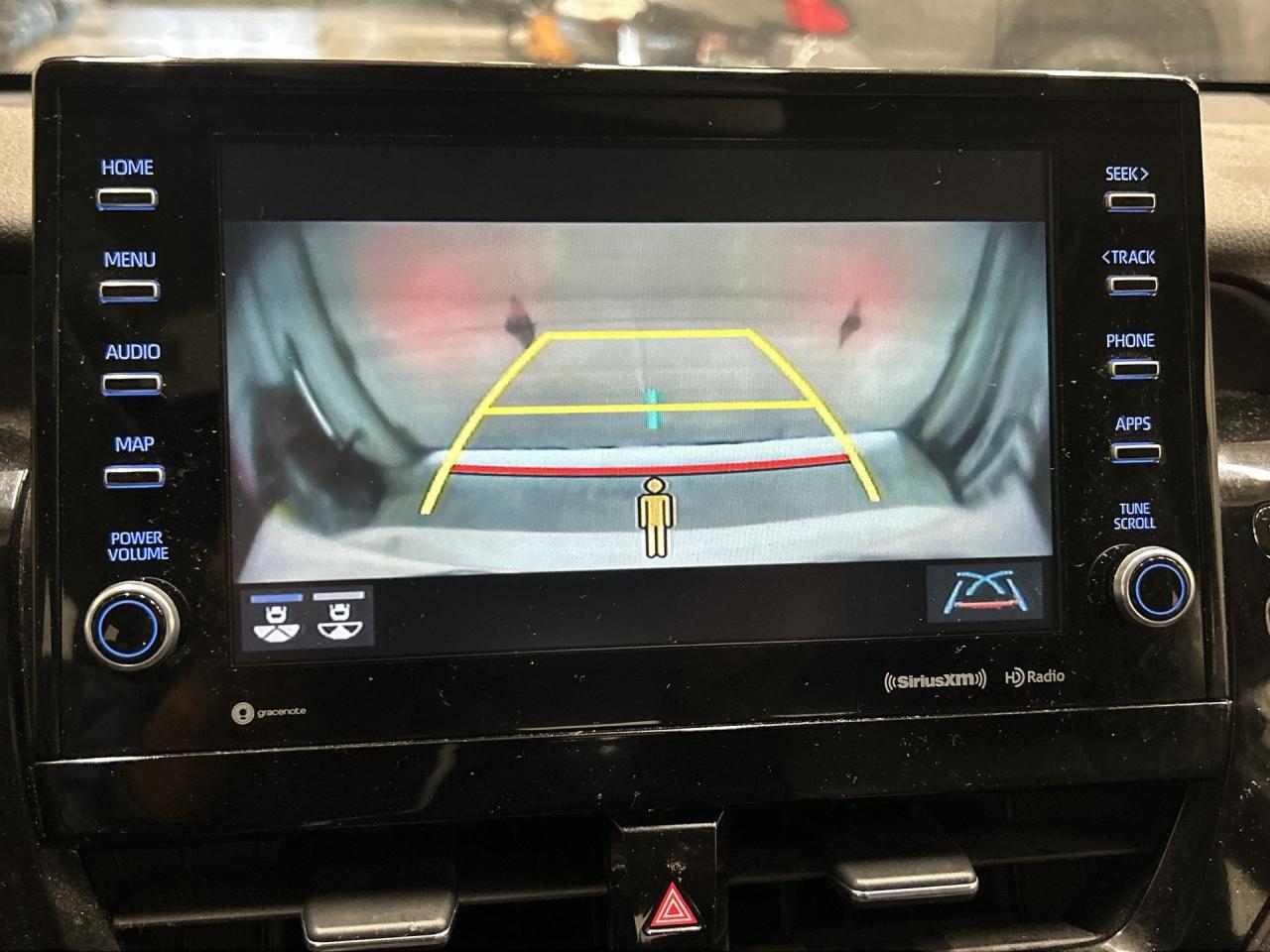 2021 Toyota Camry SE AWD | HTD LEATHER | SUNROOF | CARPLAY | ALLOYS Photo