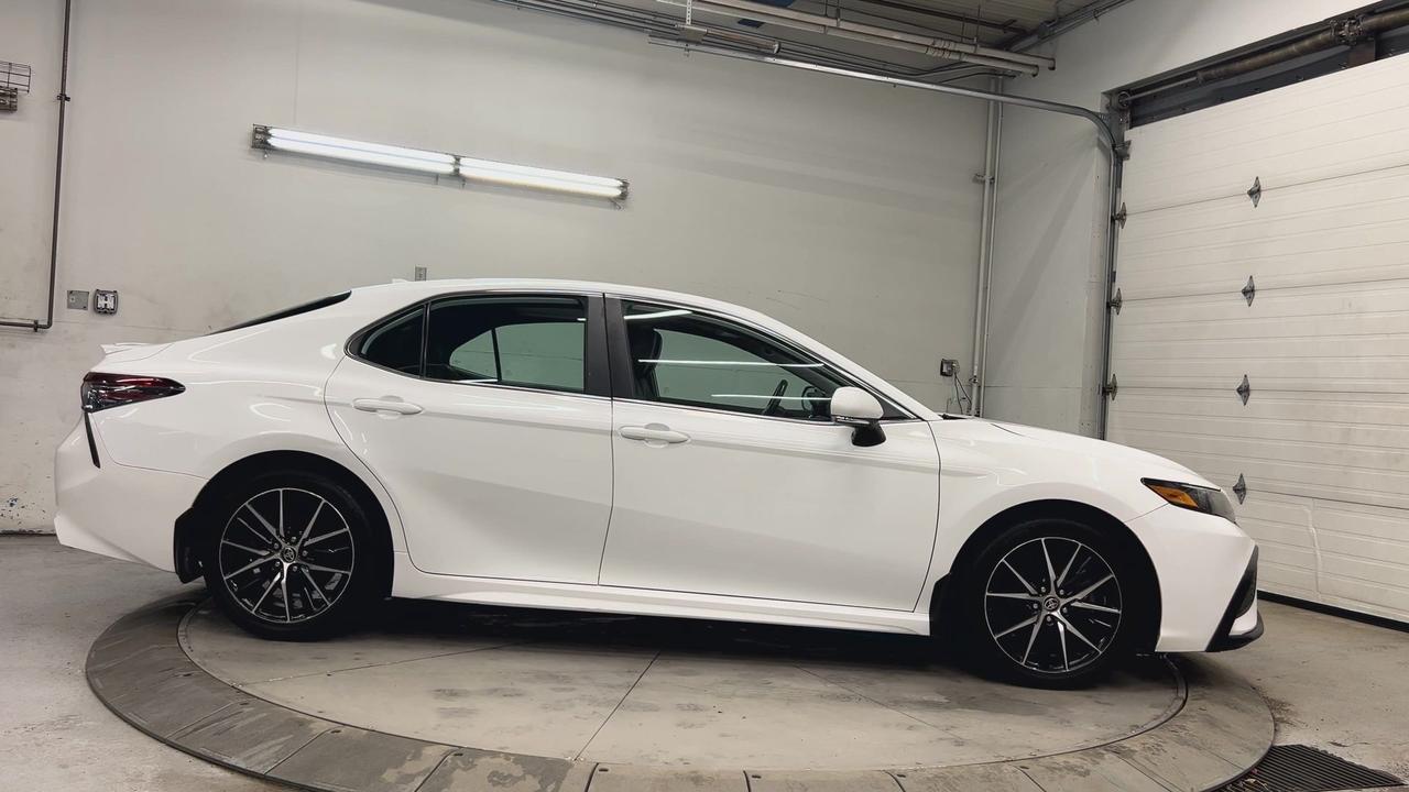 2021 Toyota Camry SE AWD | HTD LEATHER | SUNROOF | CARPLAY | ALLOYS Photo