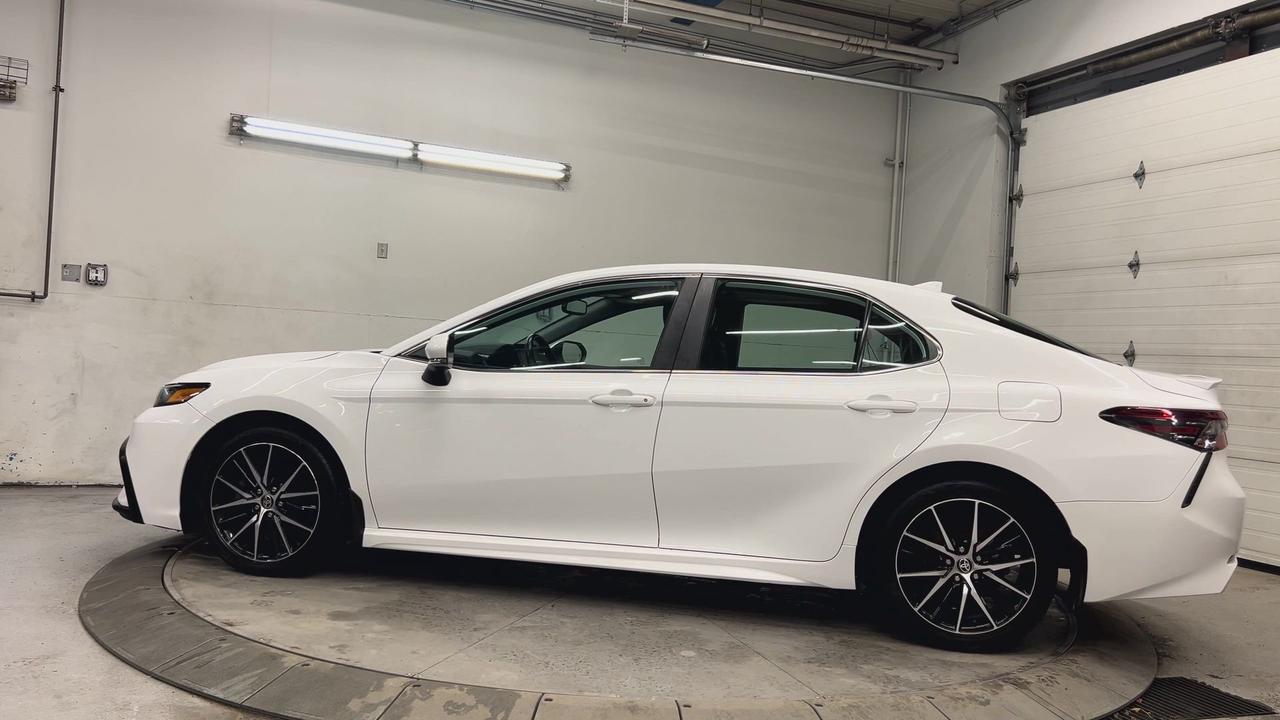 2021 Toyota Camry SE AWD | HTD LEATHER | SUNROOF | CARPLAY | ALLOYS Photo
