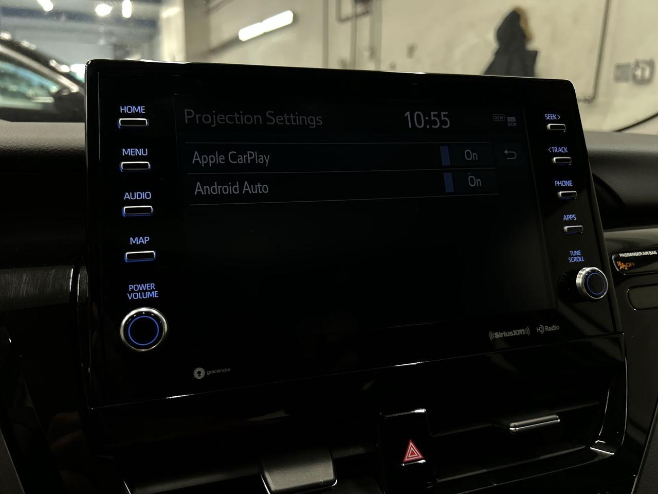 2021 Toyota Camry SE AWD | HTD LEATHER | SUNROOF | CARPLAY | ALLOYS Photo