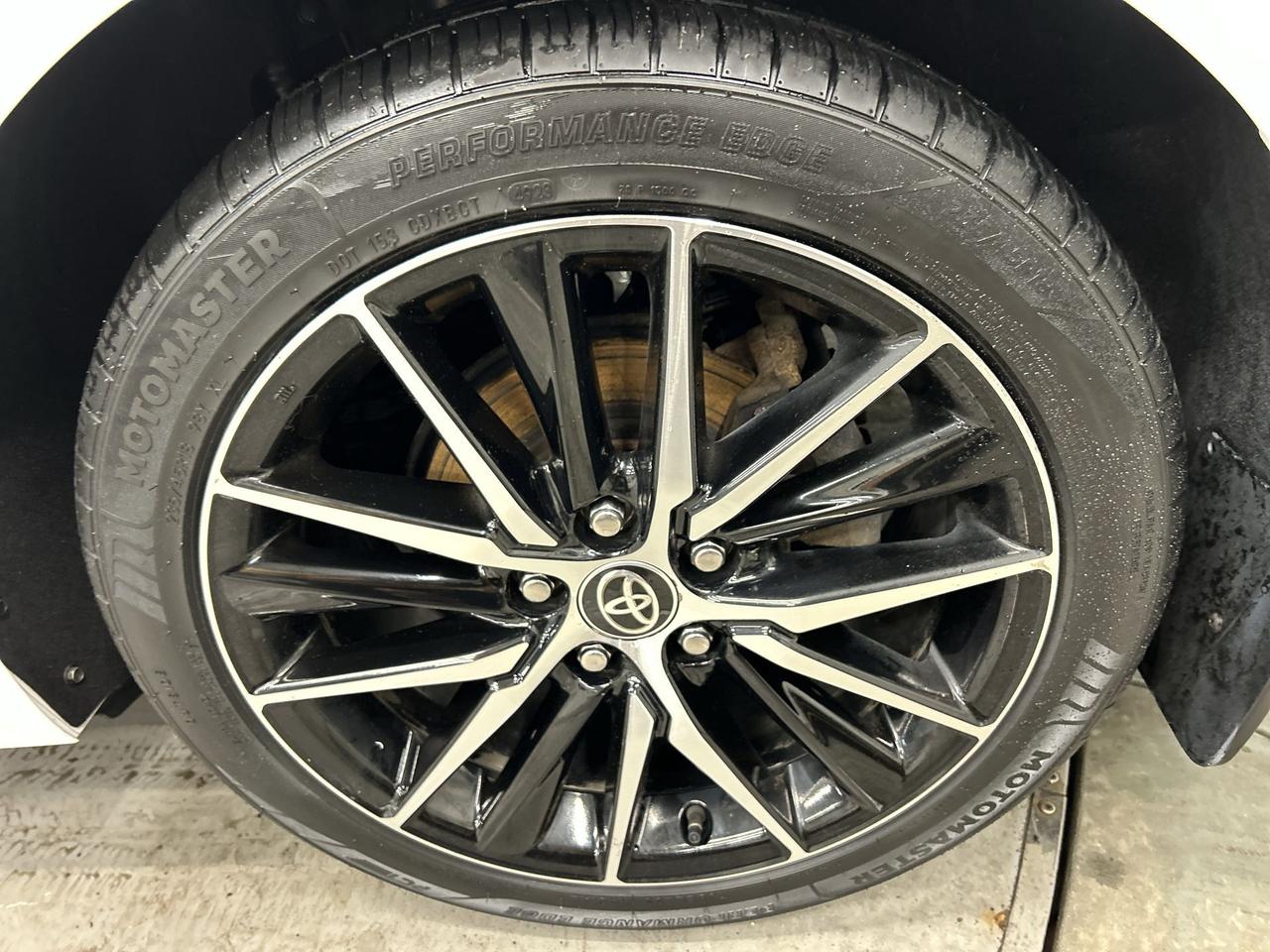 2021 Toyota Camry SE AWD | HTD LEATHER | SUNROOF | CARPLAY | ALLOYS Photo