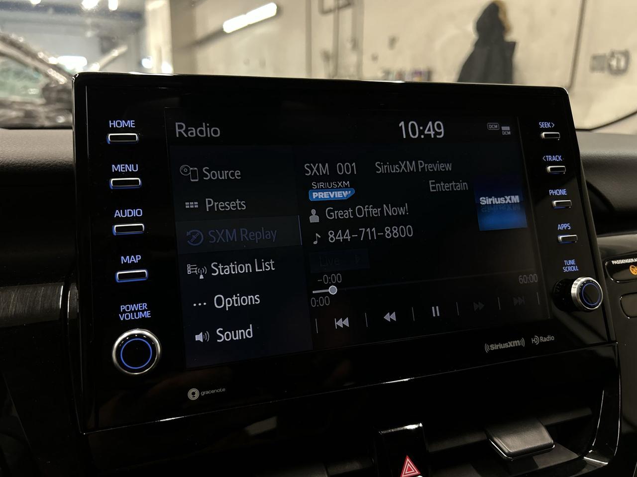2021 Toyota Camry SE AWD | HTD LEATHER | SUNROOF | CARPLAY | ALLOYS Photo